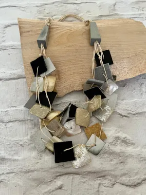 Amya Wood & Shell Necklace