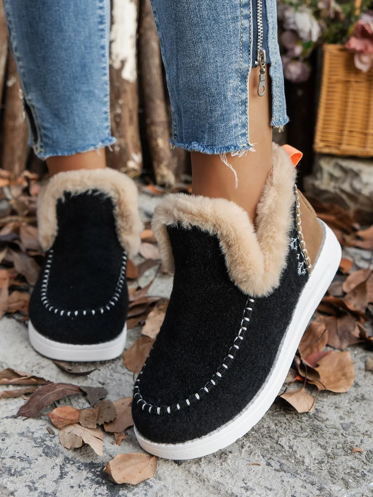 binfenxie  -  Furry Suede Round Toe Flat Sneakers
