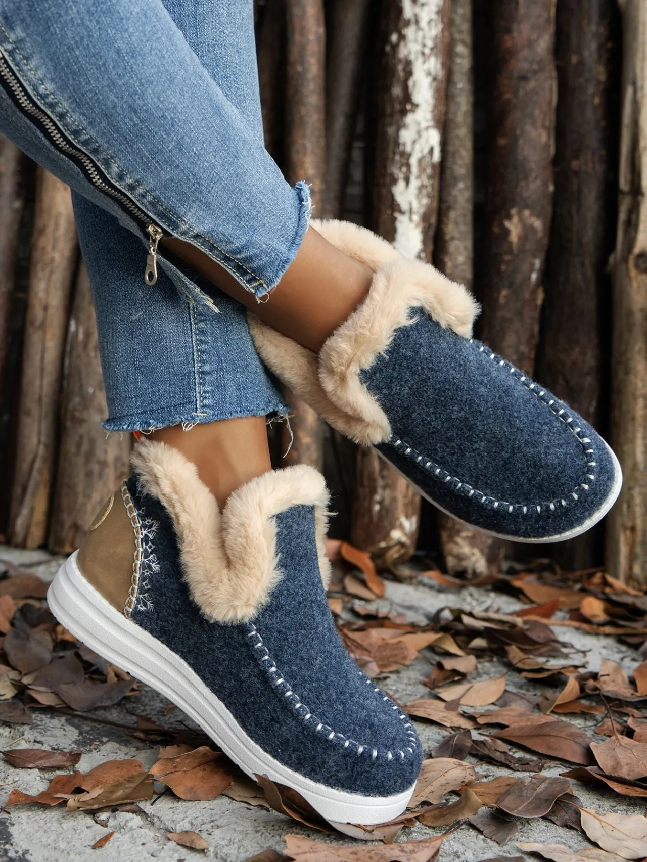 binfenxie  -  Furry Suede Round Toe Flat Sneakers