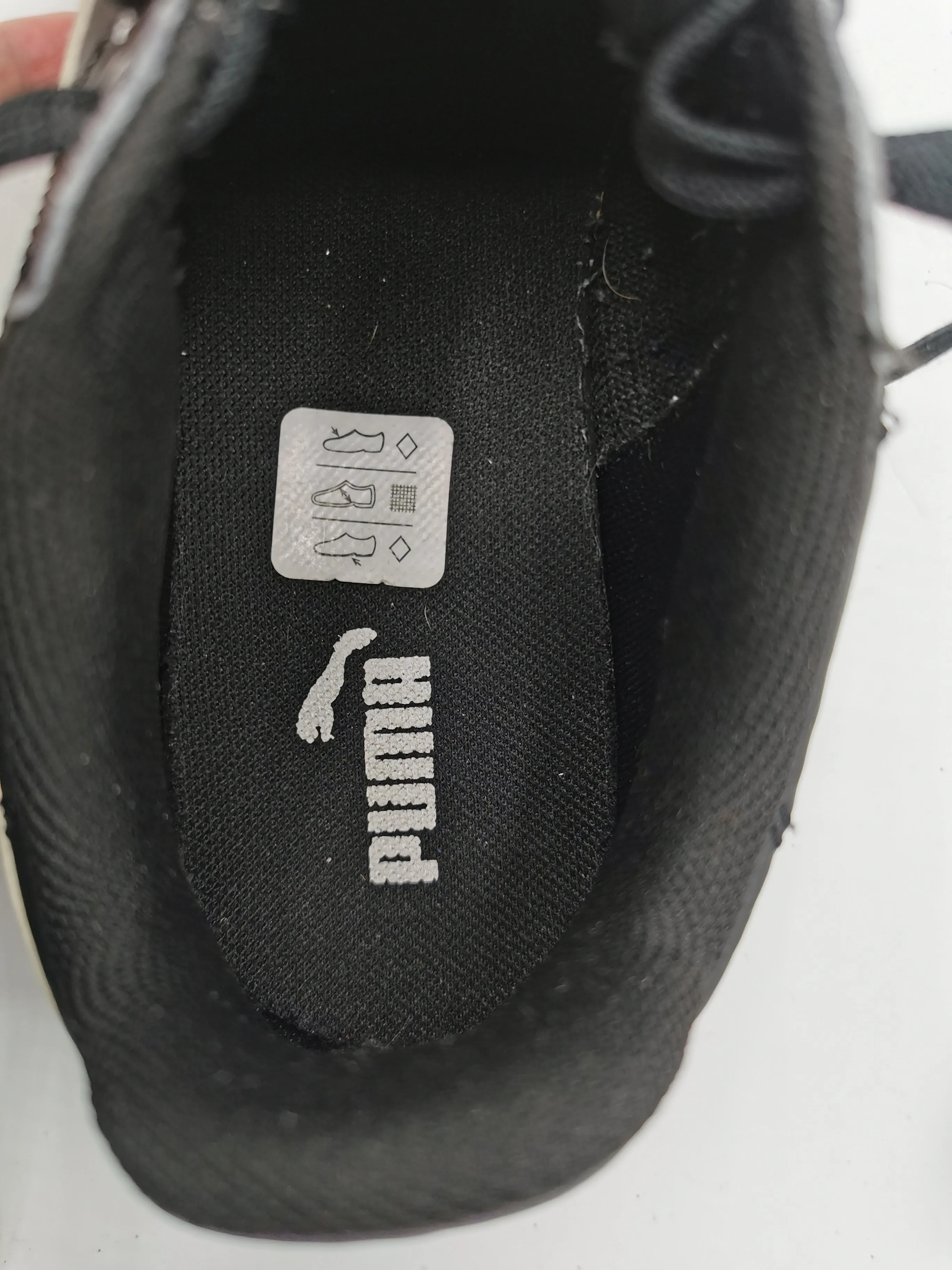 BOY SIZE 4.5 YOUTH - PUMA, Tune Cat Sneakers EUC B2