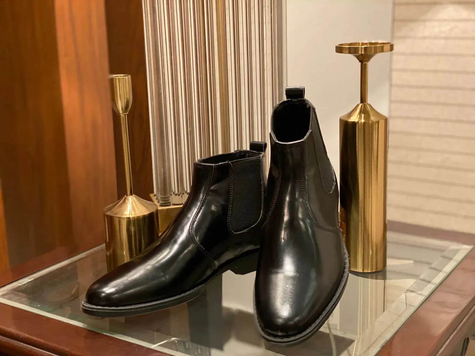 CG BLACK LEATHER CHELSEA BOOTS