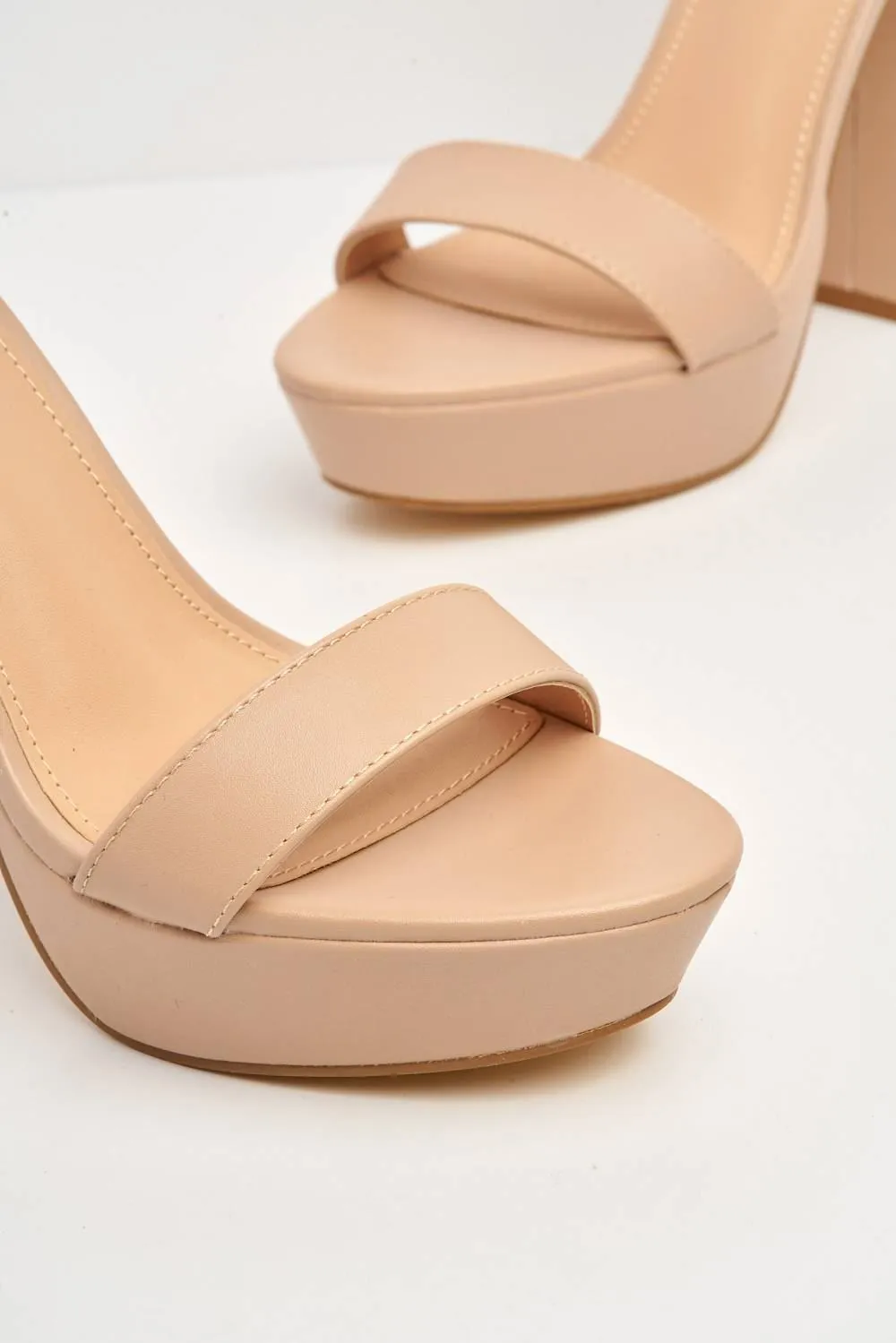 Ladysmith Plain Band Platform Anklestrap Sandal in Nude