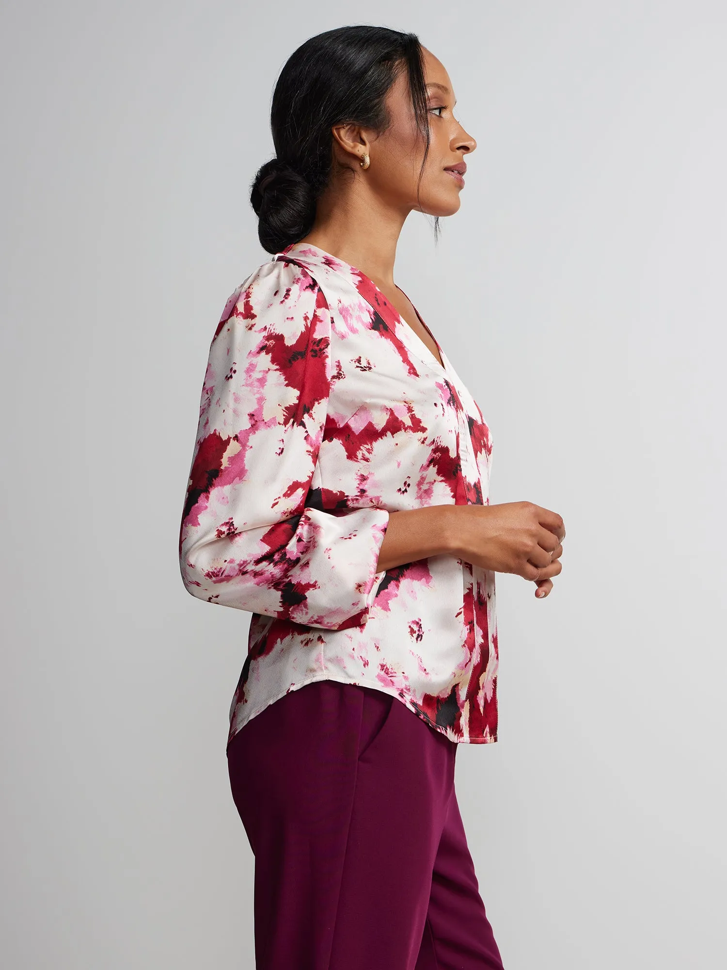 Long Sleeve V Neck Abstract Print Blouse