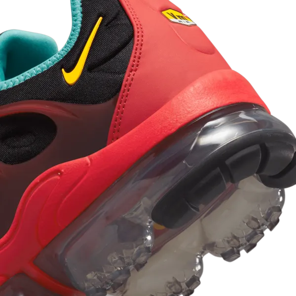 Nike - Men - Air Vapormax Plus - Black/University Gold/Red